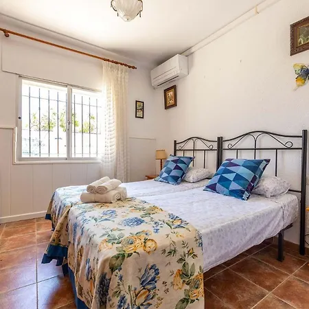 Villa De Alquiler Vacacional En Nerja Calle Solana Exterior photo